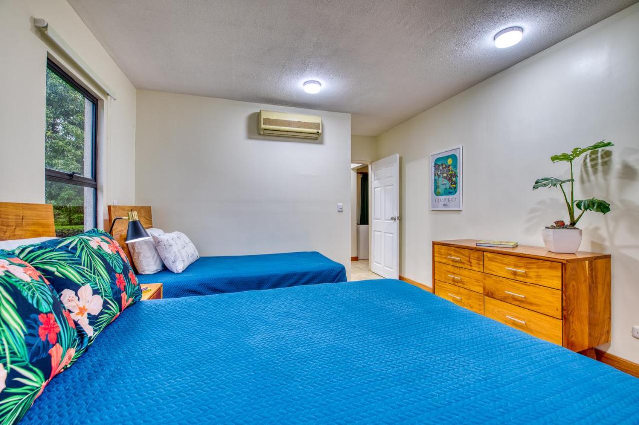 Golden Getaway Apartments Liberia Exterior photo