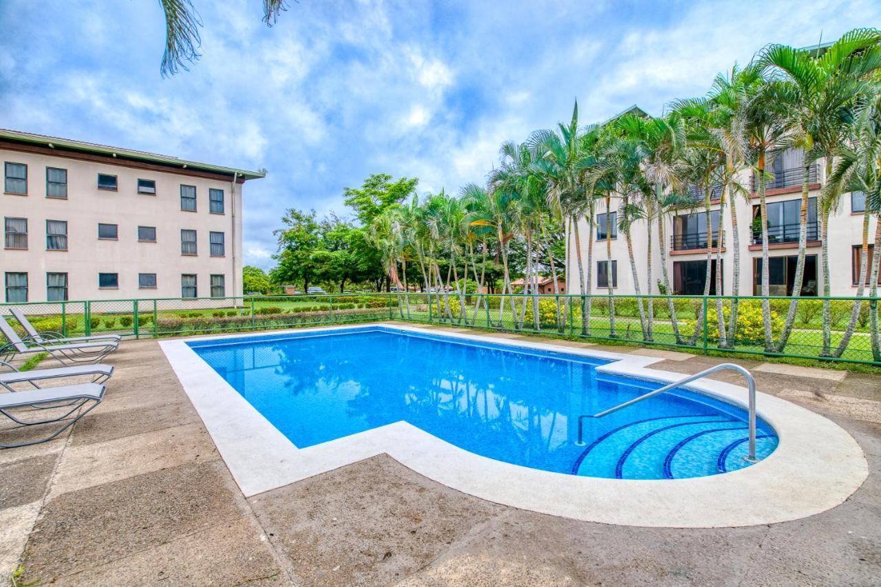 Golden Getaway Apartments Liberia Exterior photo